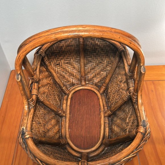 Rustic Wicker Basket w/ Double Woven Handle - Picture 4 of 9